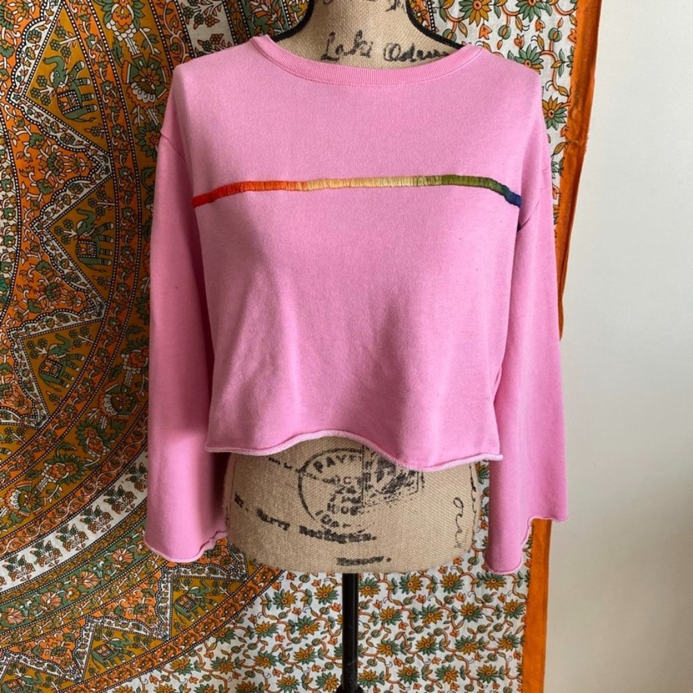 HAND EMBROIDERED CREW NECK CROP TOP SWEATSHIRT